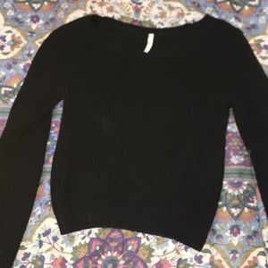 Black knitted crop top